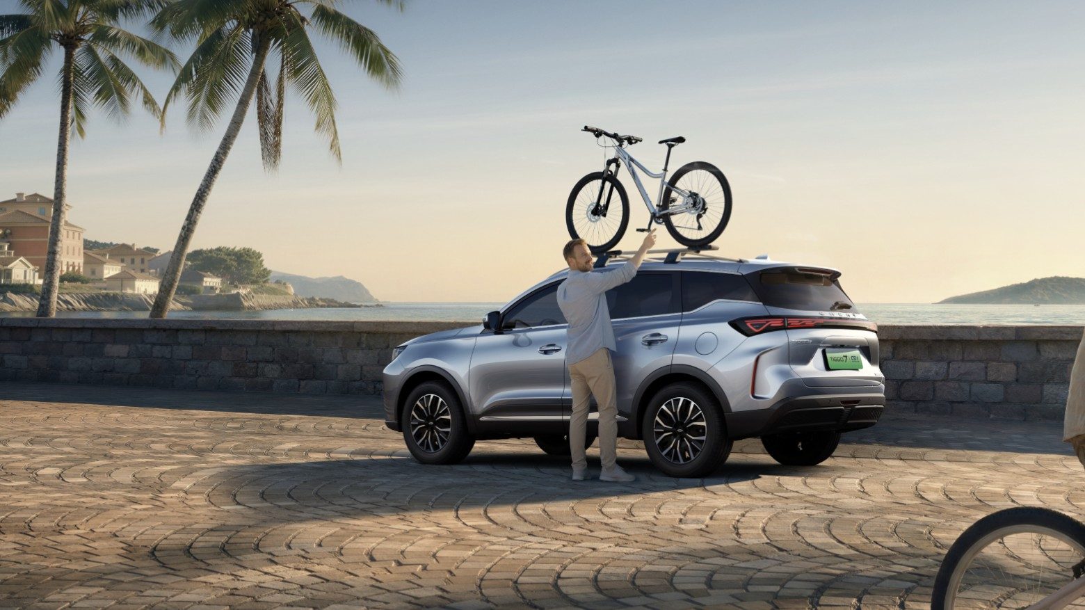 Chery TIGGO 7 by the sea